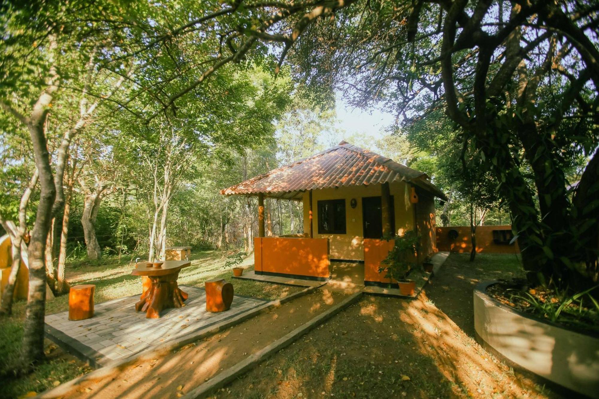 Hotel Niyagala Lodge シギリヤ エクステリア 写真