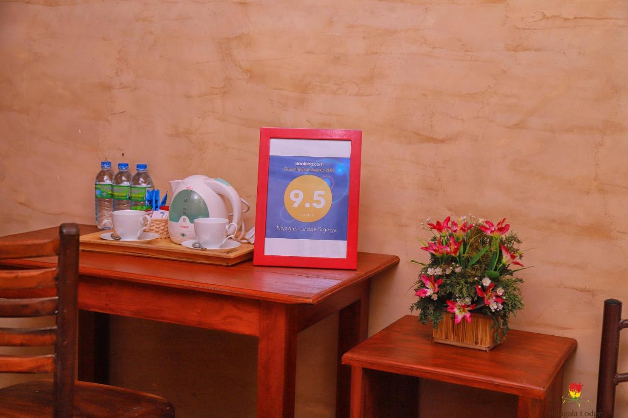 Hotel Niyagala Lodge シギリヤ エクステリア 写真