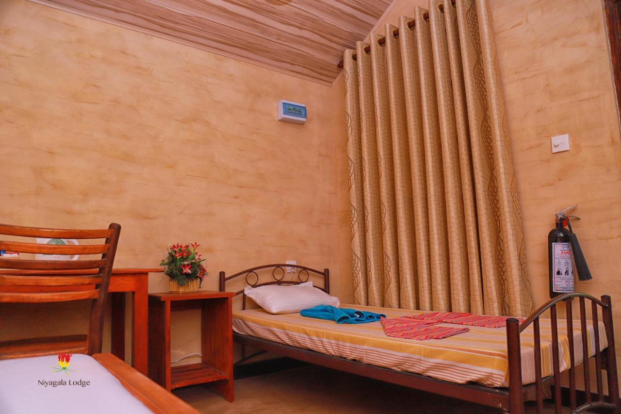 Hotel Niyagala Lodge シギリヤ エクステリア 写真