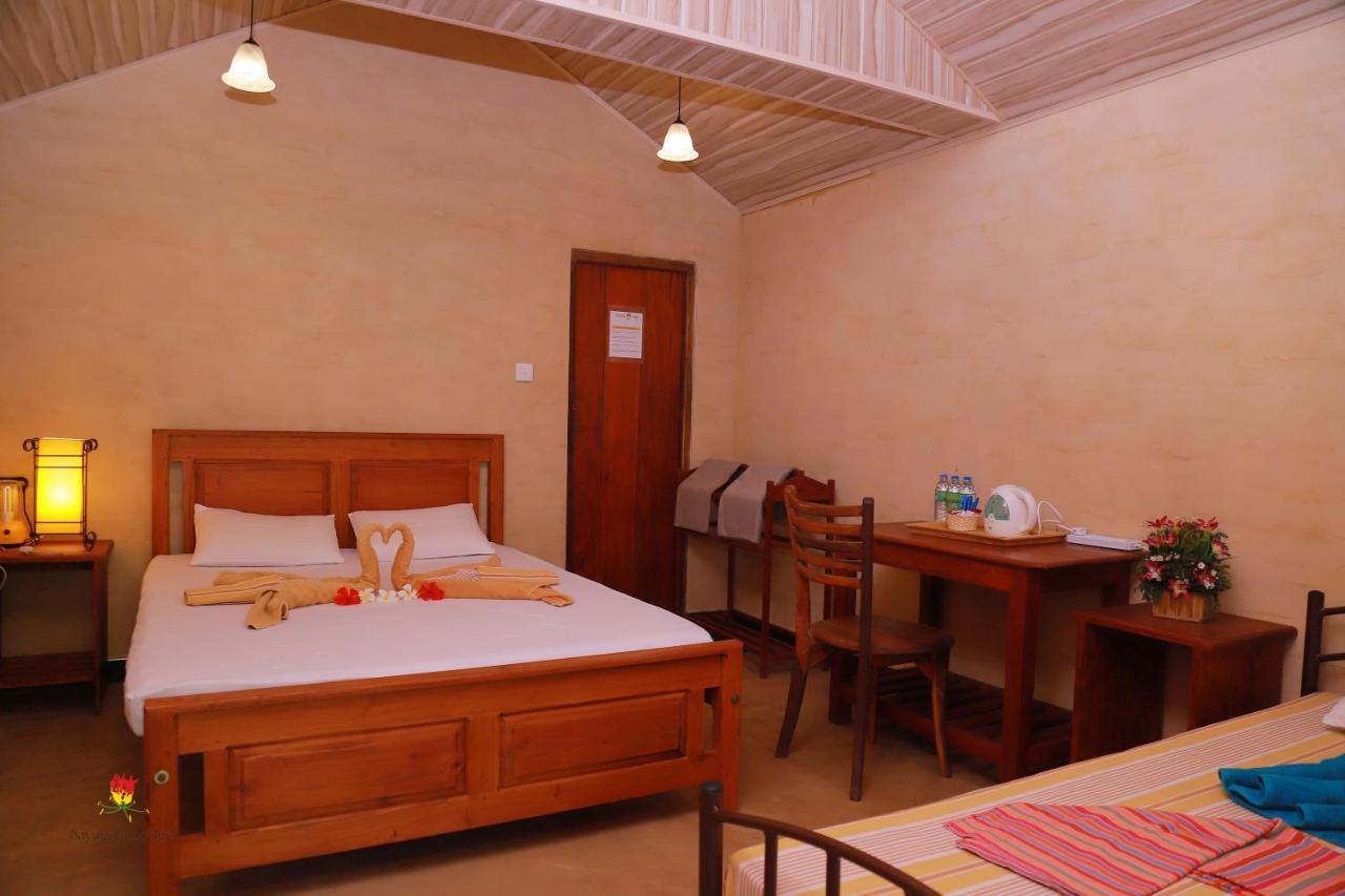 Hotel Niyagala Lodge シギリヤ エクステリア 写真
