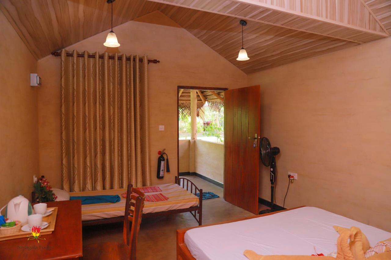 Hotel Niyagala Lodge シギリヤ エクステリア 写真